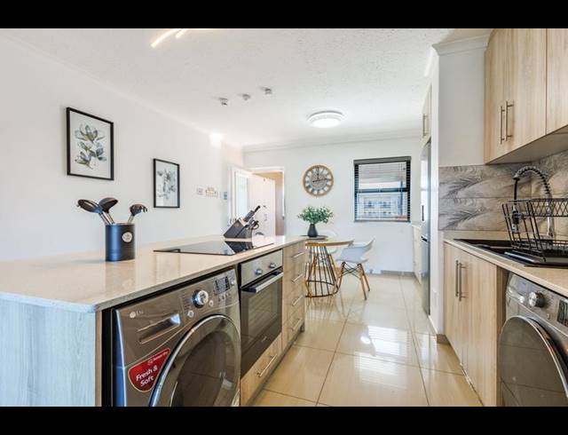 2 BEDROOM APARTMENT FOR SALE IN UMHLANGA RIDGE